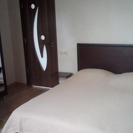 Guest House Batumi Bagian luar foto