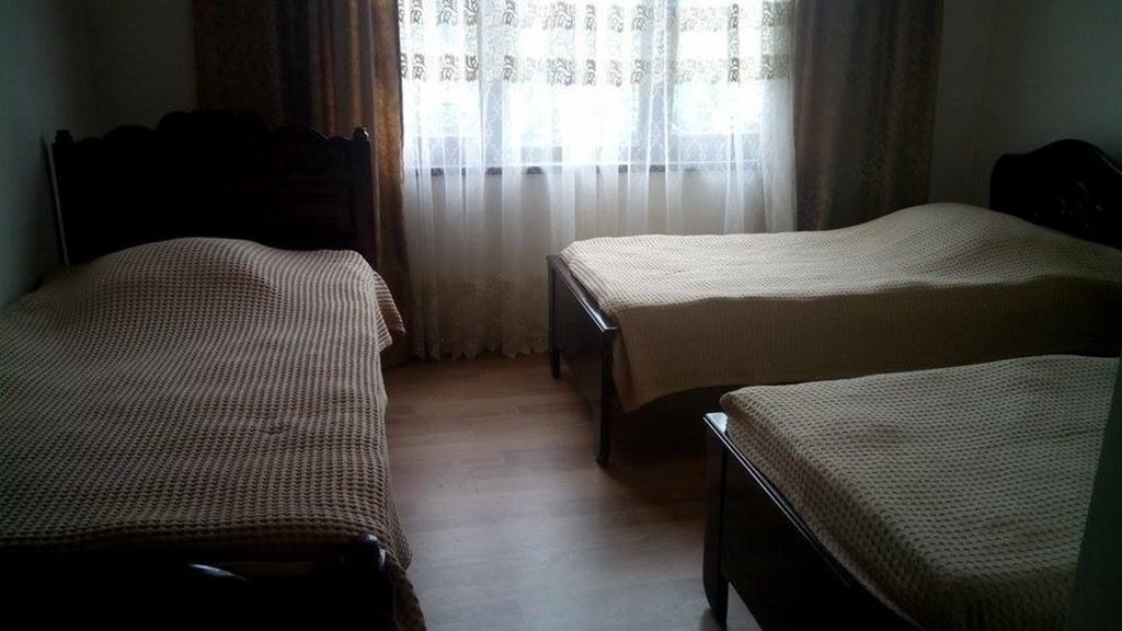 Guest House Batumi Bagian luar foto