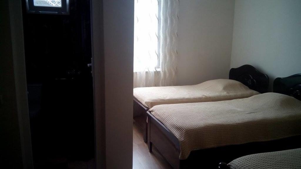 Guest House Batumi Bagian luar foto