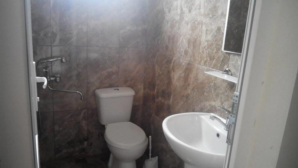 Guest House Batumi Bagian luar foto