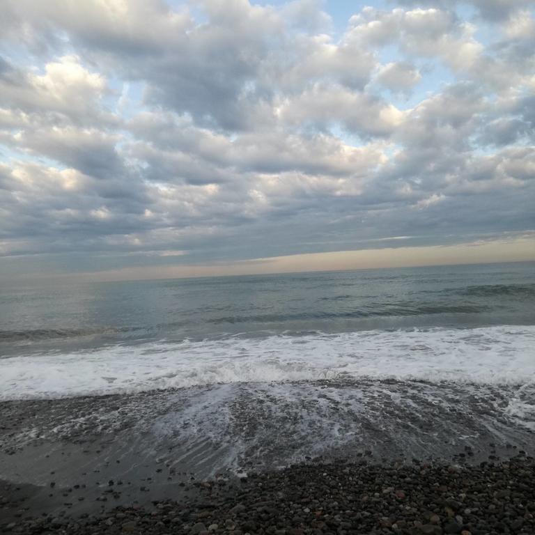 Guest House Batumi Bagian luar foto